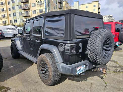 Used 2018 Jeep Wrangler Unlimited Sport S image 6