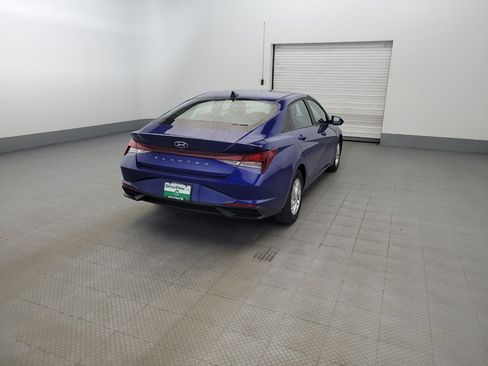 Used 2021 Hyundai Elantra SE FWD image 9