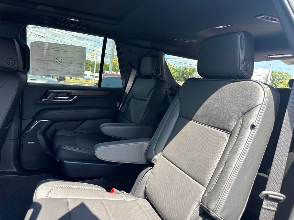 New 2026 GMC Yukon Denali w/ Sun & Power Step Package AWD/4WD image 31