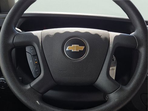 Used 2025 Chevrolet Express 2500 w/ Driver Convenience Package RWD image 10