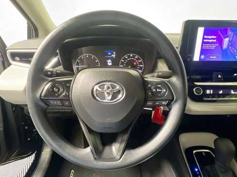 Used 2023 Toyota Corolla LE image 17