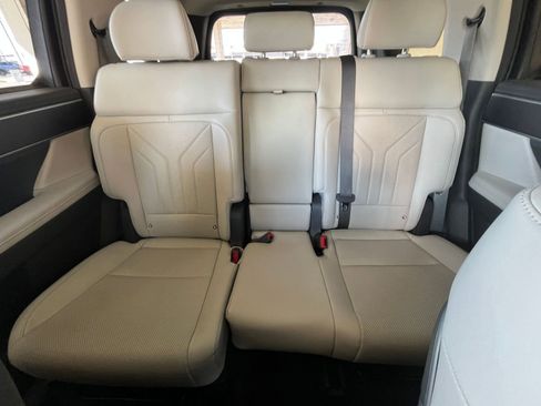 Used 2025 Hyundai Santa Fe SEL image 40