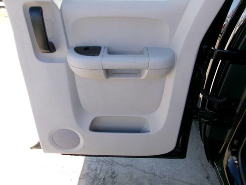 Used 2011 Chevrolet Silverado 2500 W/T image 15