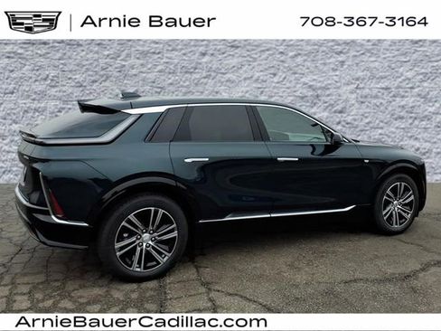 New 2026 Cadillac Lyriq Luxury AWD/4WD image 6