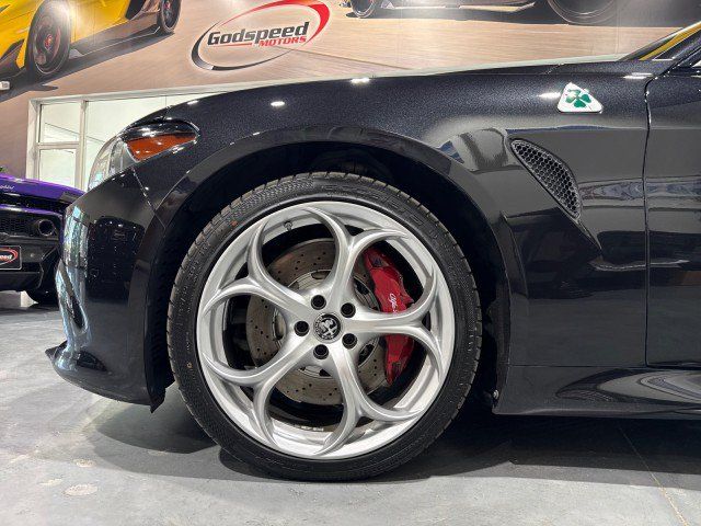 Used 2018 Alfa Romeo Giulia Quadrifoglio w/ Driver Assist Dynamic Package RWD image 9