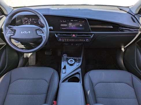 Certified 2025 Kia Niro Wind image 19