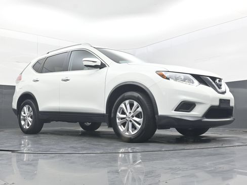 Used 2016 Nissan Rogue SV w/ SV Premium Package AWD/4WD image 23