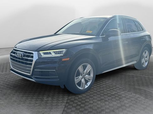 Used 2018 Audi Q5 2.0T Premium Plus w/ Premium Plus Package image 3