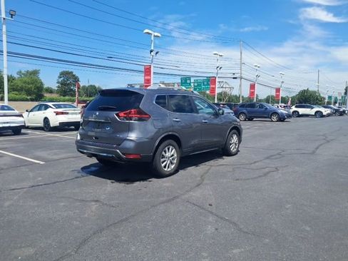 Used 2018 Nissan Rogue SV w/ Premium Package AWD/4WD image 6