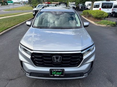 Used 2023 Honda Pilot Touring image 4