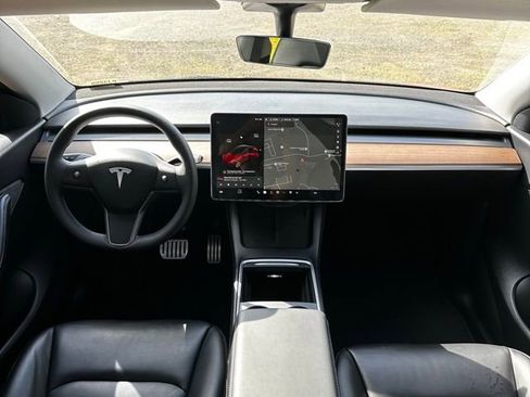 Used 2021 Tesla Model Y Performance image 29
