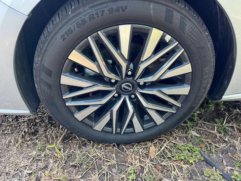 Used 2026 Nissan Altima 2.5 SV FWD image 28