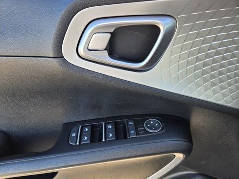 Certified 2024 Kia Soul LX w/ Option Group 015 image 17