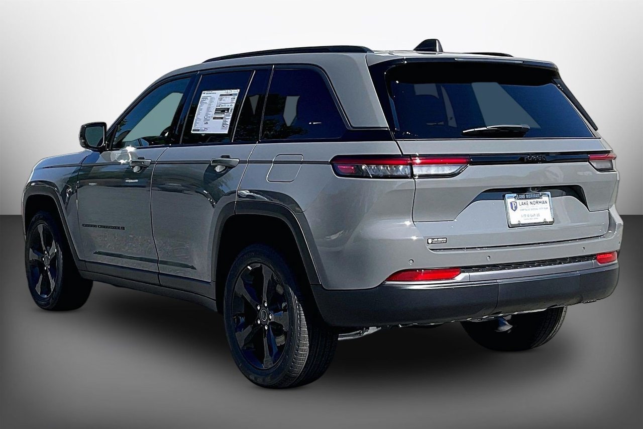 New 2027 Jeep Grand Cherokee Limited w/ Limited Altitude Package RWD image 6