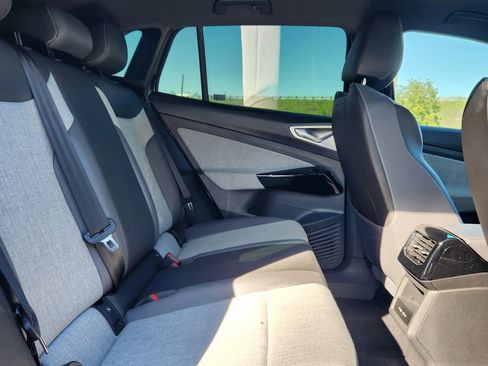 Used 2024 Volkswagen ID.4 Pro image 20