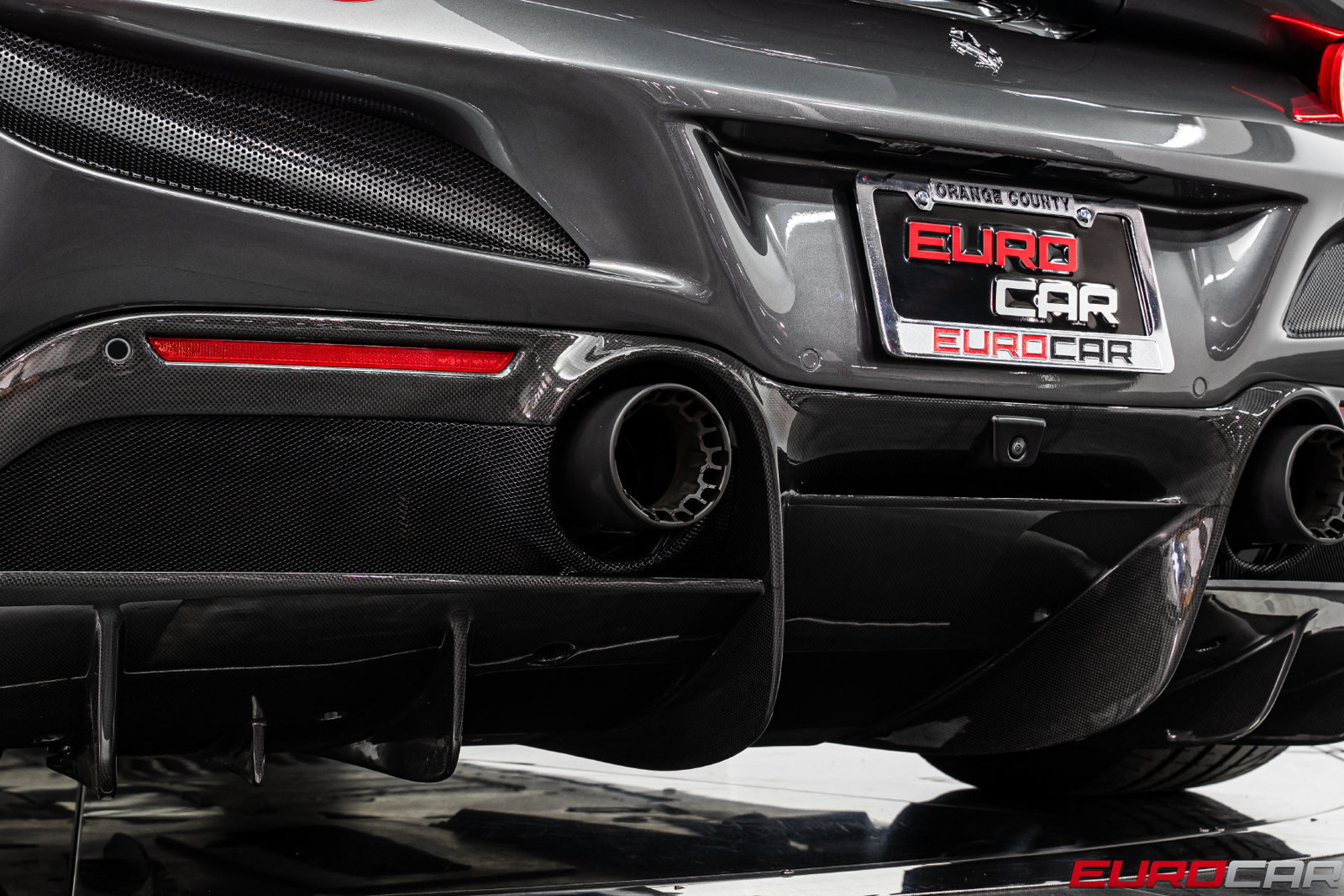 Used 2020 Ferrari F8 Tributo RWD image 31