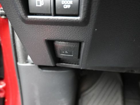 Used 2021 Toyota Sienna XSE FWD image 27