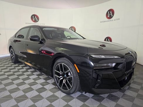 New 2025 BMW 760i xDrive image 1