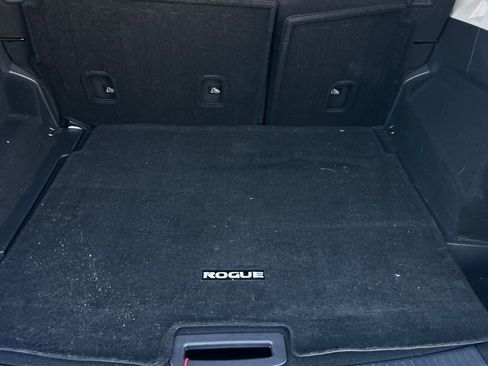 Used 2023 Nissan Rogue SV image 17