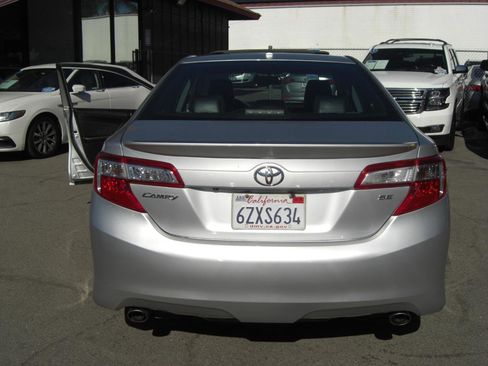 Used 2013 Toyota Camry SE w/ Leather Pkg FWD image 22