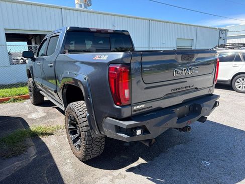 Used 2021 GMC Sierra 1500 Denali w/ Denali Ultimate Package AWD/4WD image 9