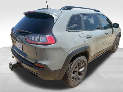 Used 2019 Jeep Cherokee Latitude AWD/4WD image 4