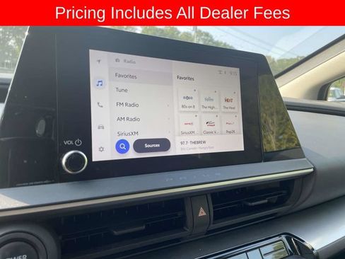 Used 2024 Toyota Prius LE FWD image 31