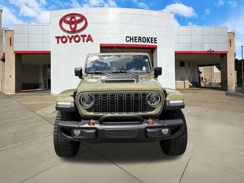 Used 2025 Jeep Gladiator Mojave AWD/4WD image 2