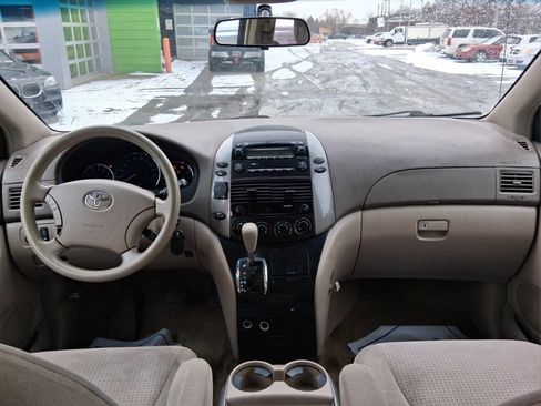 Used 2008 Toyota Sienna LE image 15