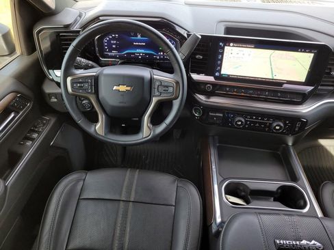 Used 2024 Chevrolet Silverado 3500 High Country w/ Technology Package image 14