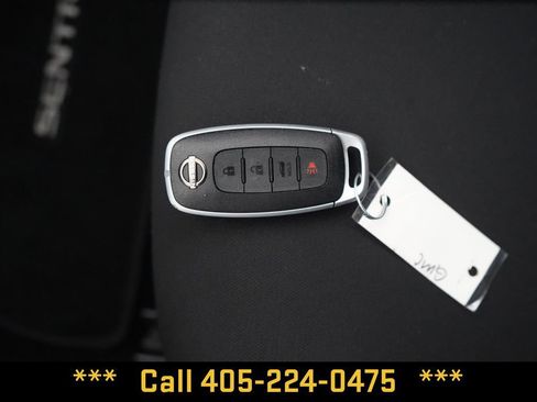 Used 2025 Nissan Sentra SV FWD image 35