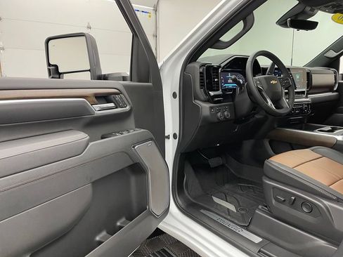 Used 2026 Chevrolet Silverado 3500 High Country w/ High Country Premium Package AWD/4WD image 19