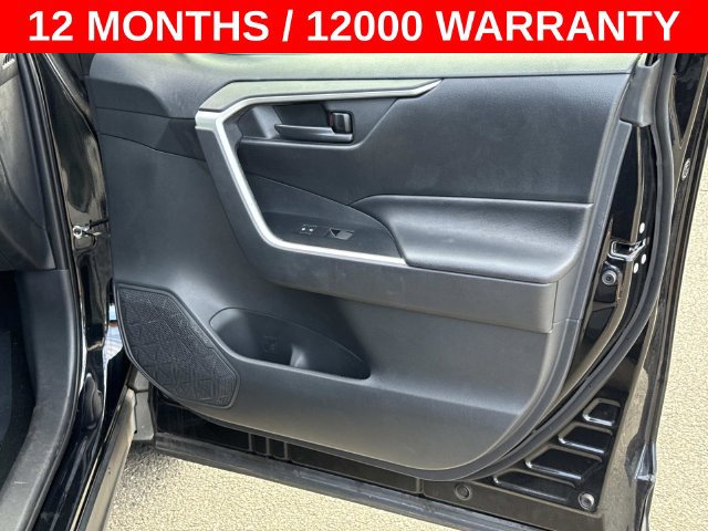 Used 2019 Toyota RAV4 LE FWD image 8