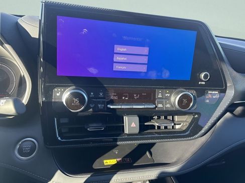 Used 2025 Toyota Highlander XSE image 26