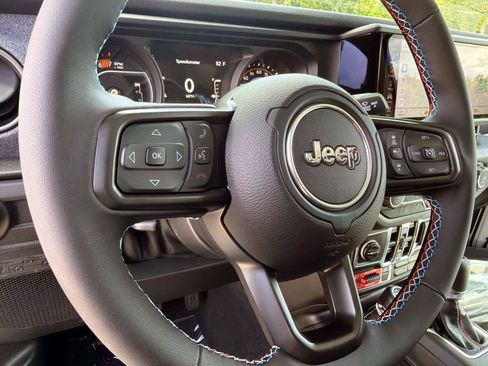 New 2026 Jeep Wrangler Unlimited Sport w/ Dual Top Group AWD/4WD image 11