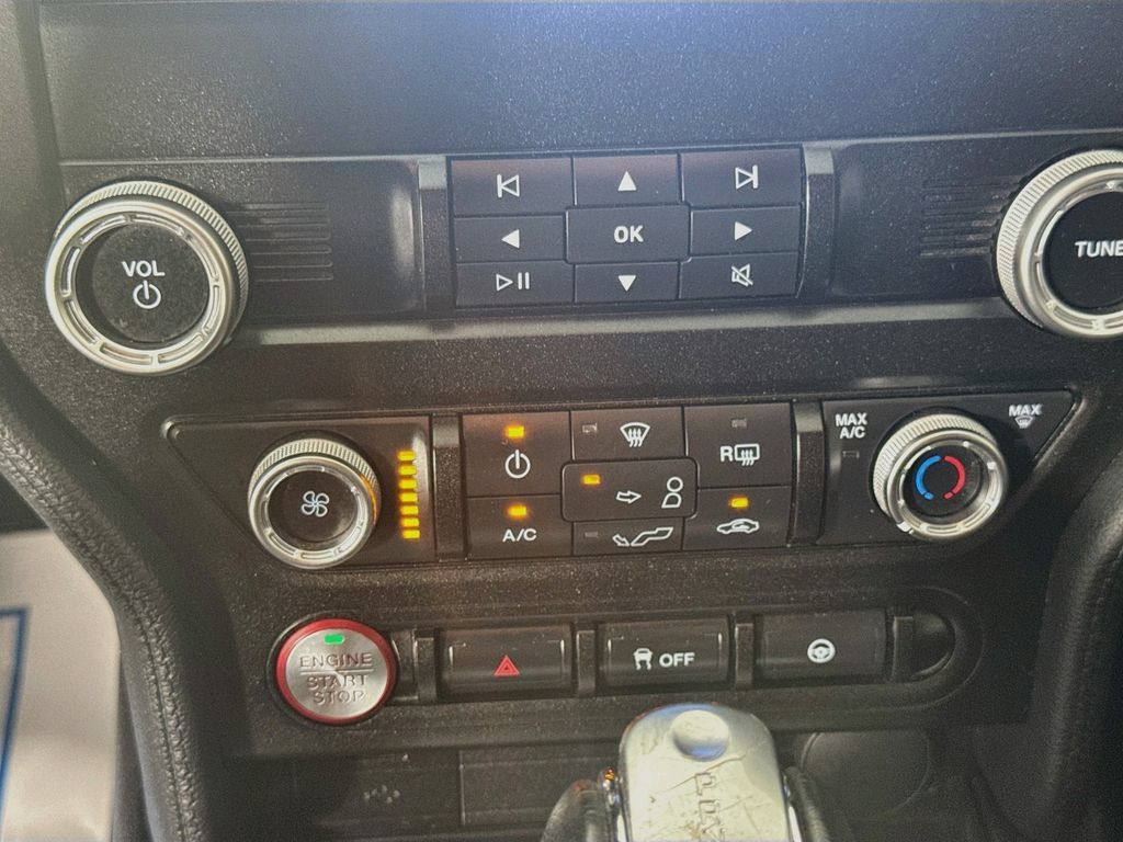 Used 2020 Ford Mustang Coupe RWD image 18