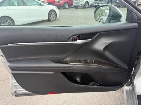 Used 2022 Toyota Camry LE FWD image 11