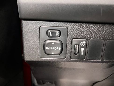 Used 2016 Toyota RAV4 LE image 22