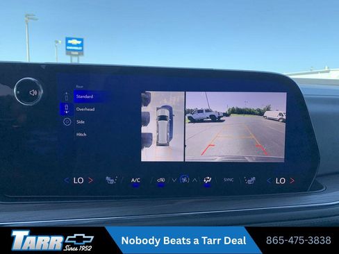 Used 2025 Chevrolet Suburban Z71 AWD/4WD image 23