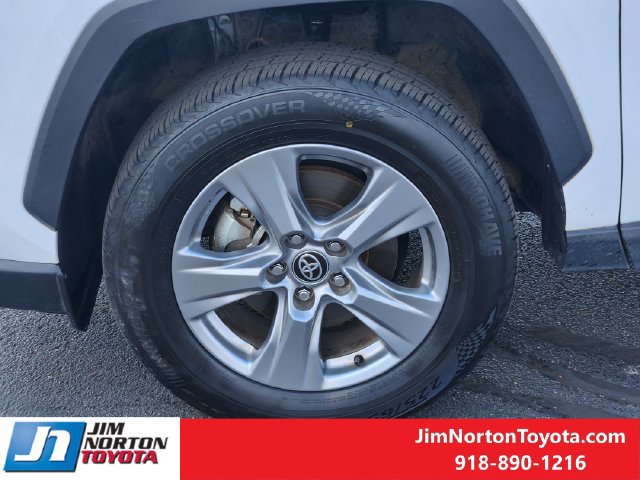 Used 2025 Toyota RAV4 XLE FWD image 12