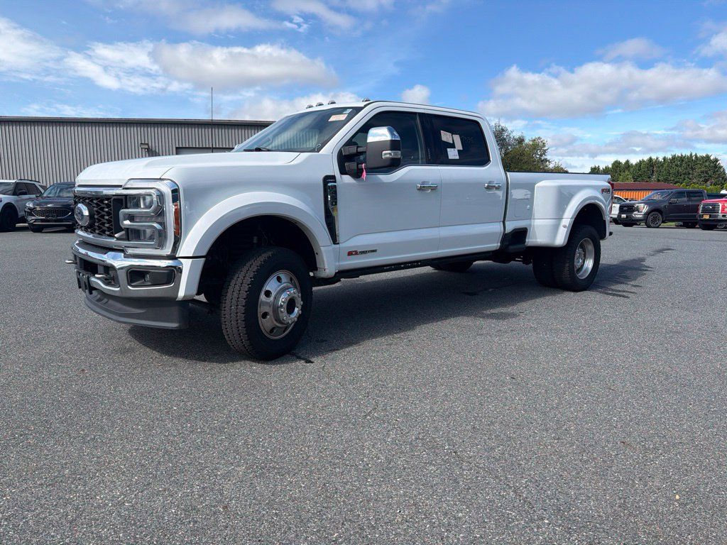 Used 2023 Ford F450 Lariat w/ Tow Technology Package AWD/4WD image 3