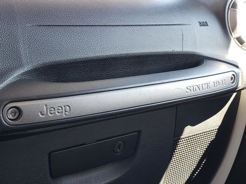 Used 2016 Jeep Wrangler Sport image 24