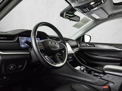 Used 2022 Jeep Grand Cherokee L Limited image 10