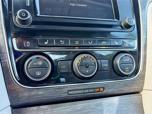 Used 2018 Volkswagen Passat 2.0T SE image 16