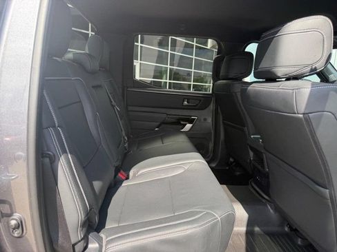 Used 2026 Toyota Tundra Limited AWD/4WD image 12