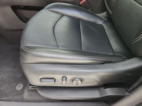 Used 2022 GMC Terrain SLT w/ Tech Package FWD image 26