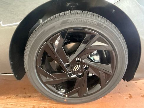 New 2026 Hyundai Elantra SEL Sport FWD image 10