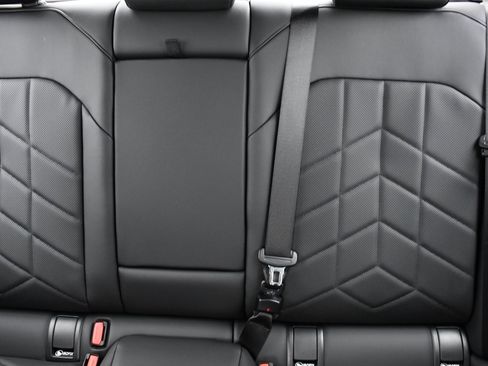 Used 2024 BMW 530i xDrive w/ Convenience Package image 10