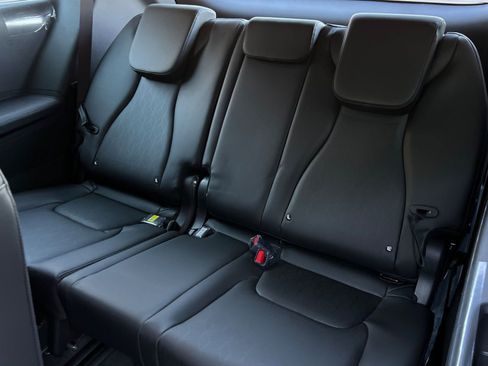 New 2025 Kia Carnival SX image 16