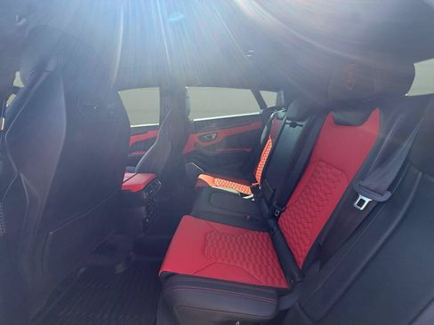 Used 2021 Lamborghini Urus AWD/4WD image 23